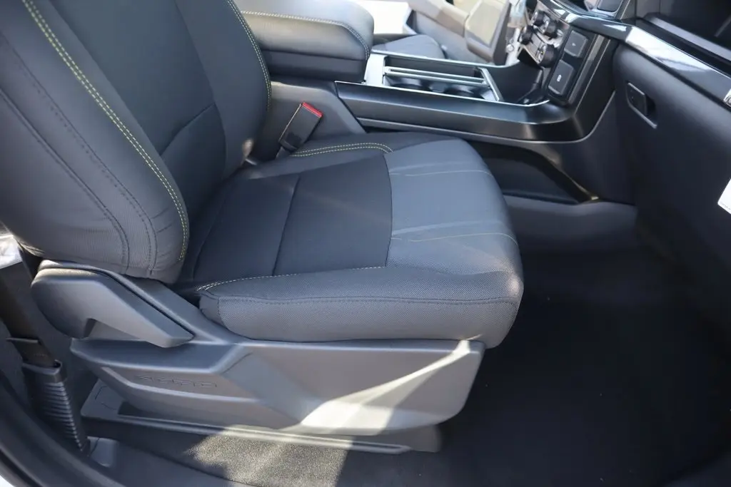 2025 Ford F-150 STX photo 4