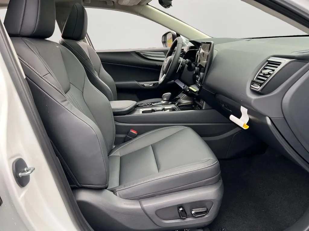 2026 Lexus NX Premium photo 4