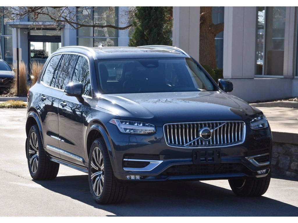 2023 Volvo - image 2