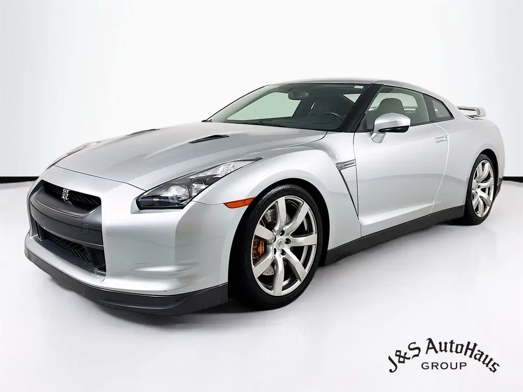 2009 Nissan GT-R Premium photo 3