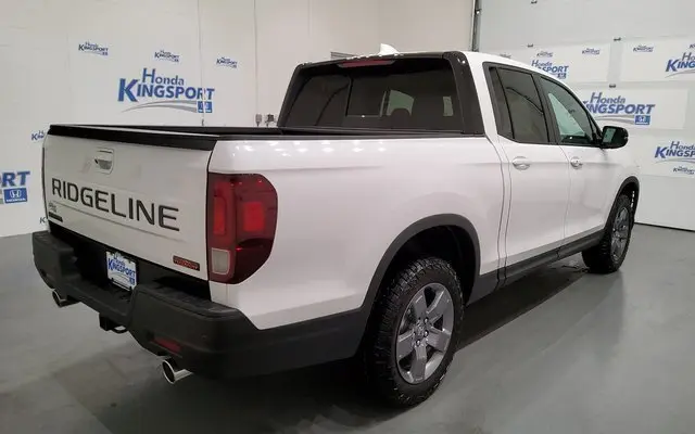 2025 Honda Ridgeline TrailSport photo 2