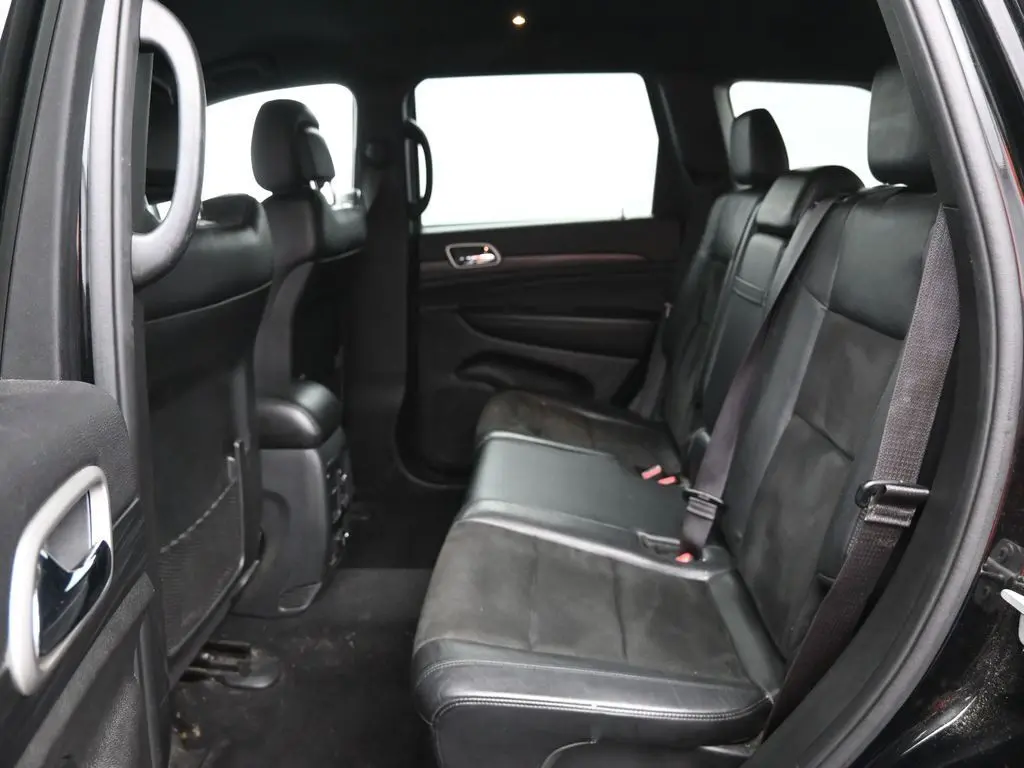 2019 Jeep Grand Cherokee Altitude photo 23