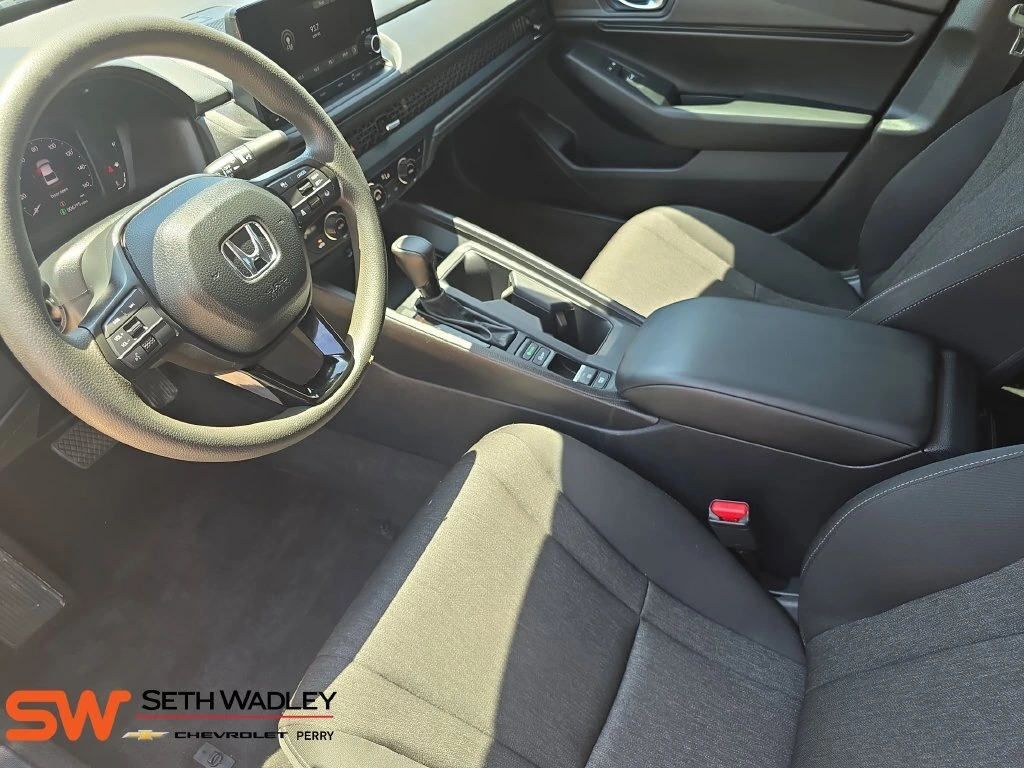 2025 Honda Accord SE - Photo 16