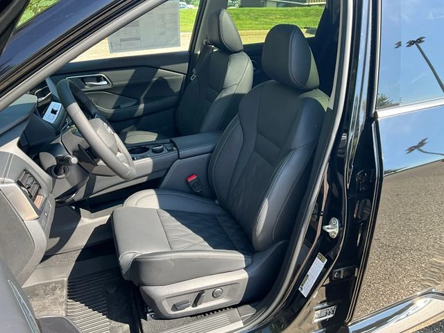 2026 Nissan Rogue Platinum - Photo 10