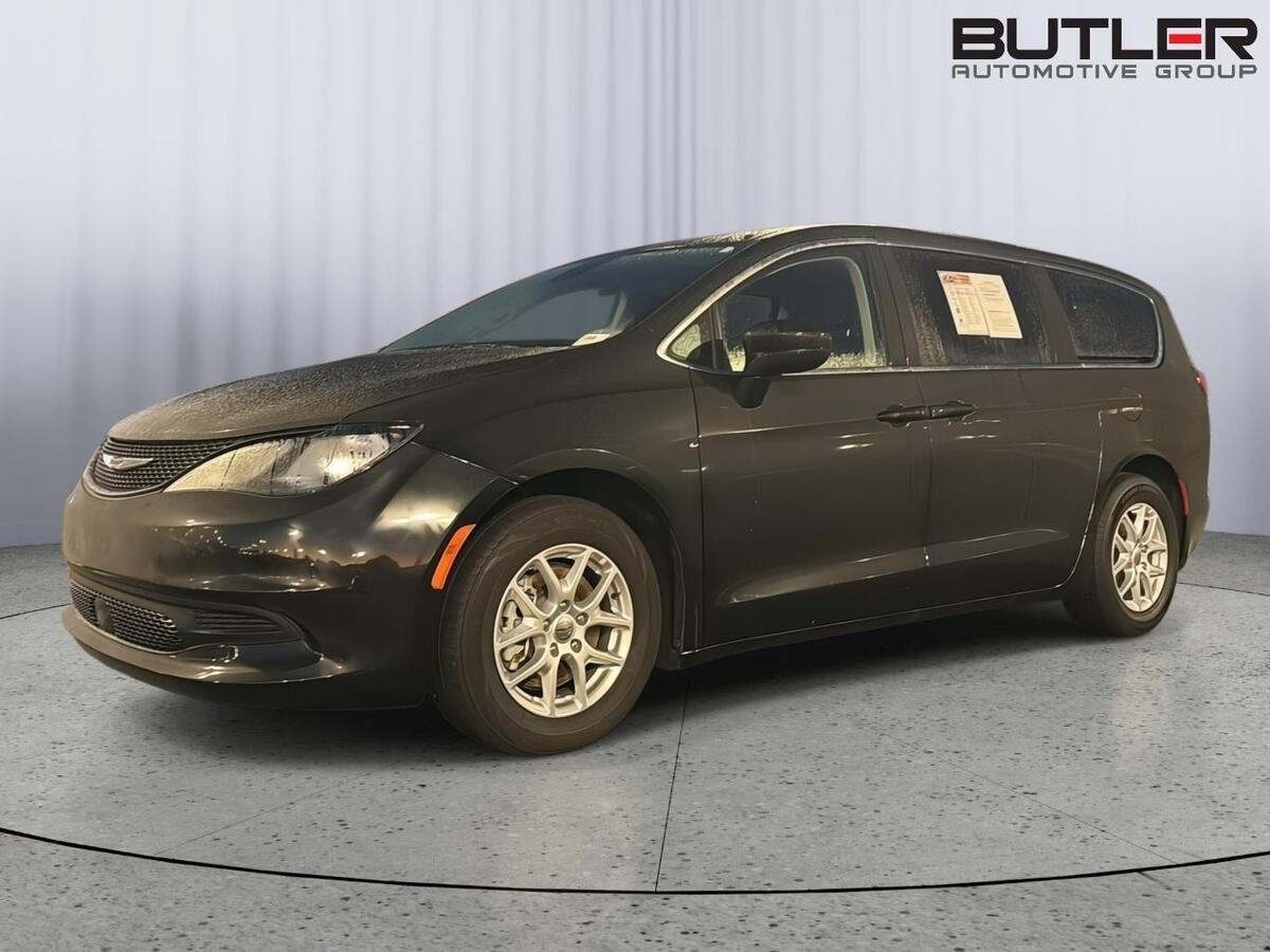 2023 Chrysler Voyager LX
