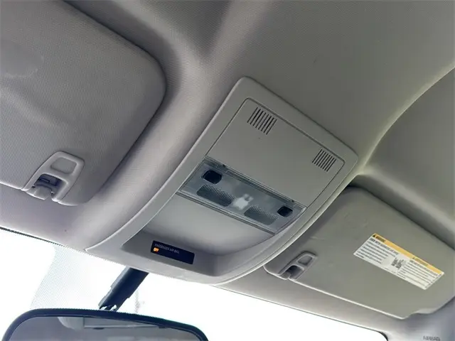 2009 Chevrolet Avalanche LS photo 17