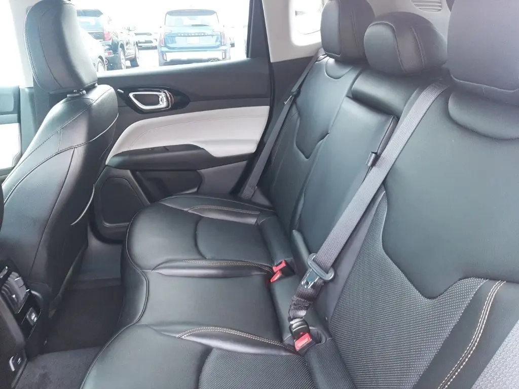 2022 Jeep Compass Limited photo 11