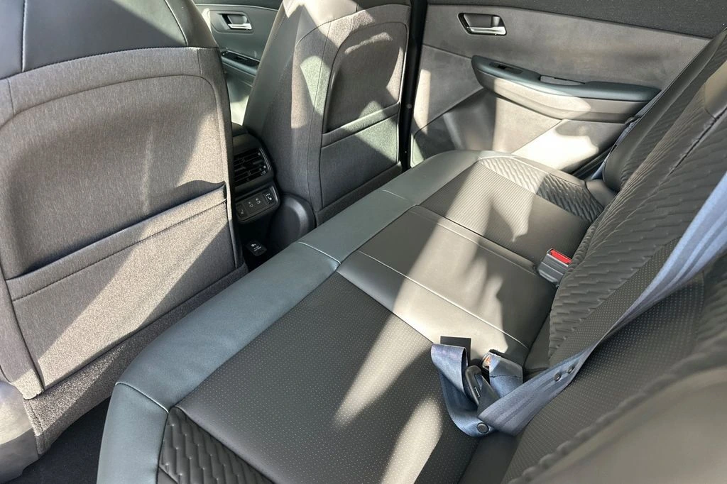 2026 Nissan LEAF Platinum+ - Photo 12