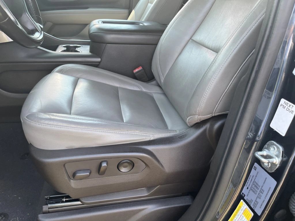2021 Chevrolet Suburban LT - Photo 11