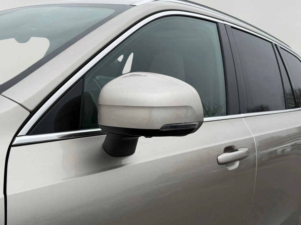 2026 Volvo - image 26