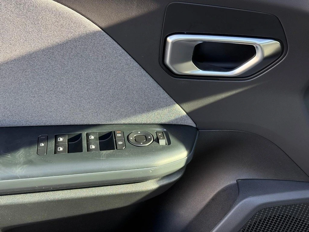 2025 Kia K4 EX - Photo 19