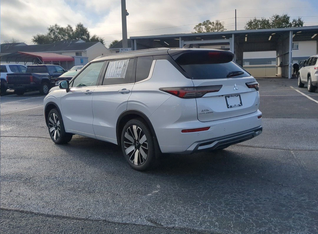 2026 Mitsubishi Outlander SEL - Photo 8