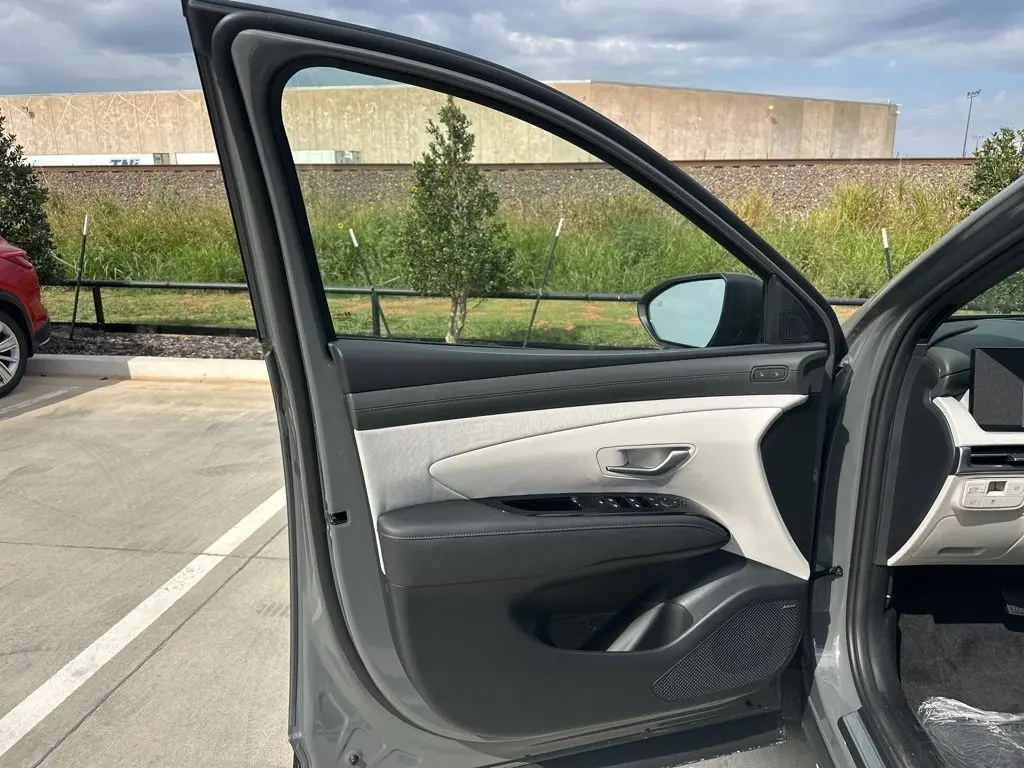 2026 Hyundai Tucson Limited photo 19