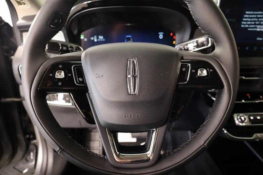 2026 Lincoln Corsair Premiere photo 3