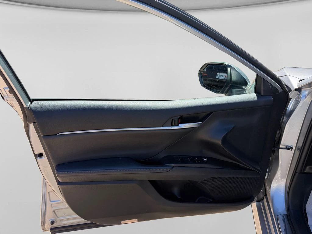 2023 Toyota Camry XLE - Photo 16