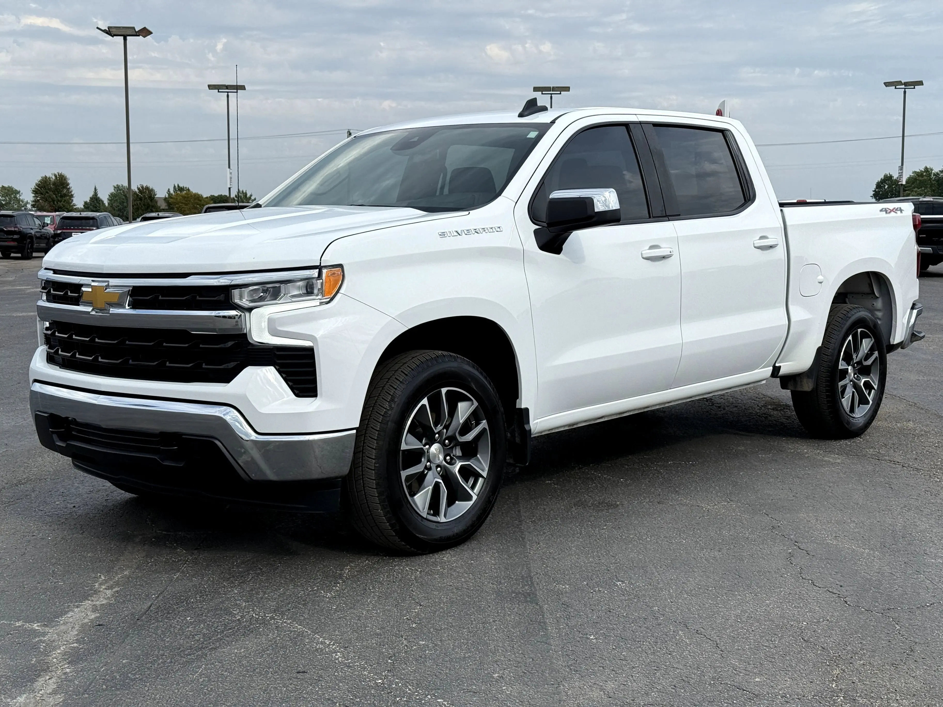 2023 Chevrolet Silverado 1500 LT photo 7