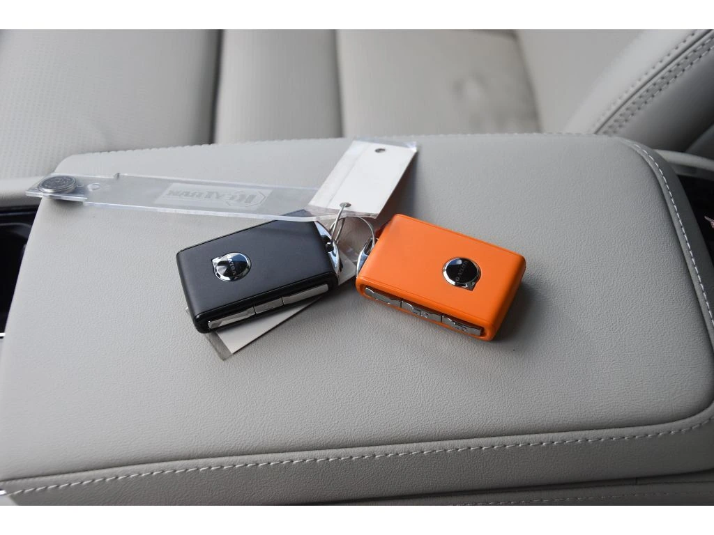 2026 Volvo - image 38