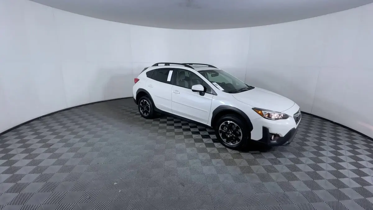 2022 Subaru Crosstrek Premium photo 2