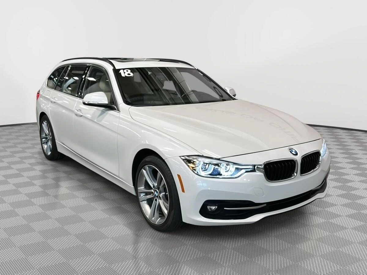 2018 BMW 3 Series 330i xDrive Sports Wagon's photo