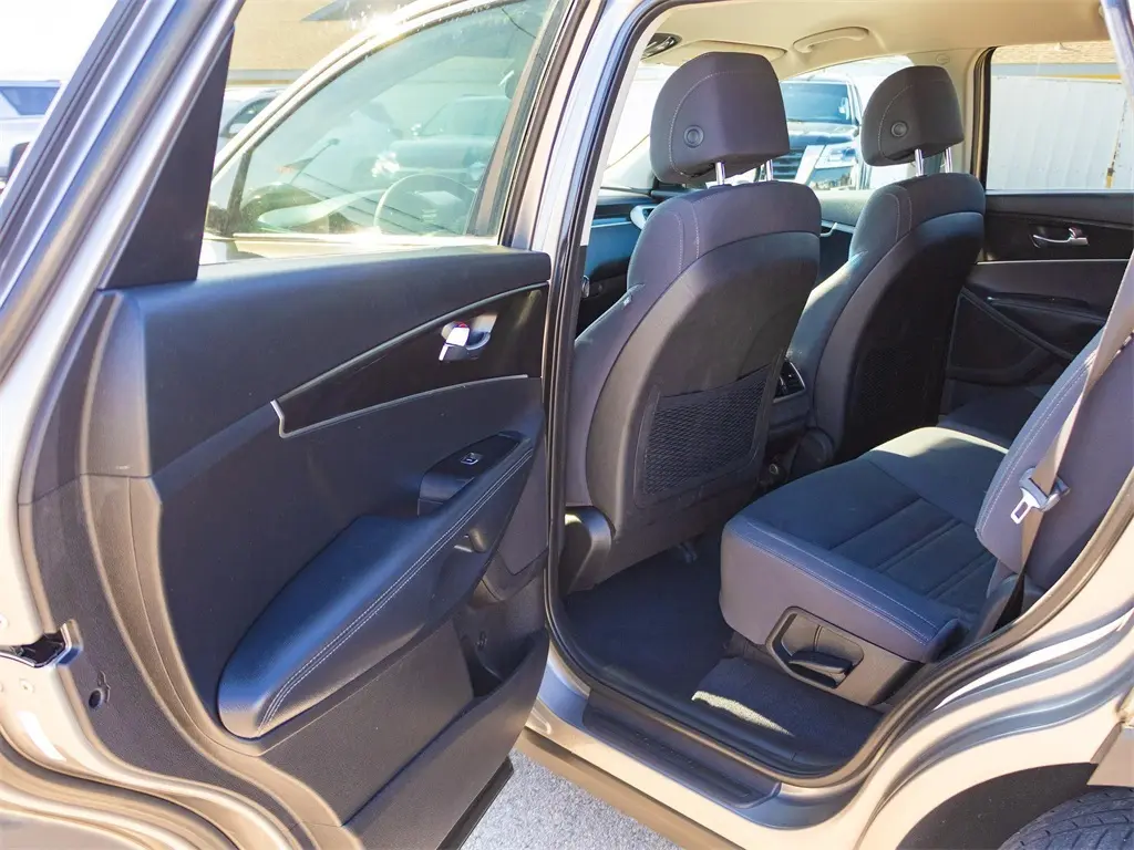 2017 Kia Sorento LX photo 19