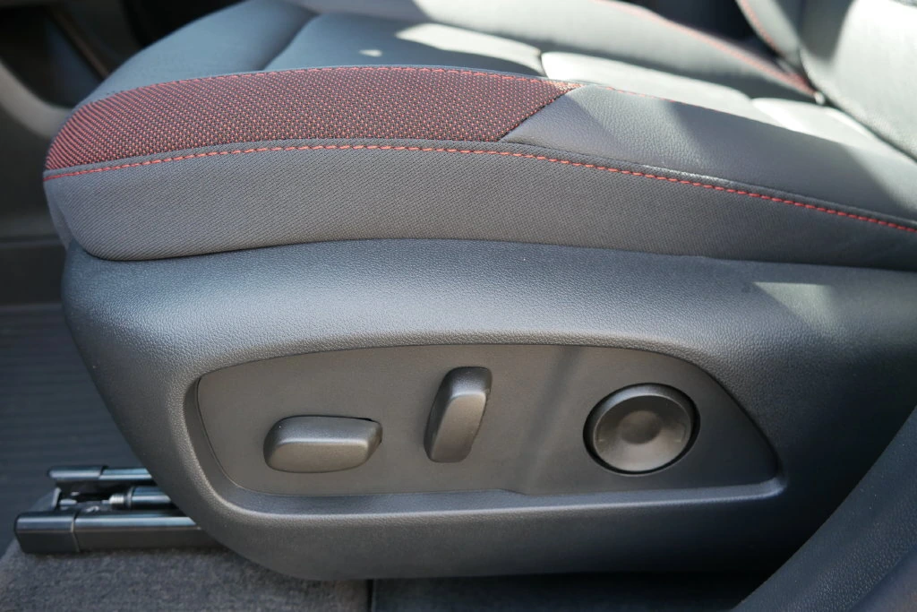 2027 Chevrolet Equinox RS - Photo 26