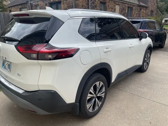 2021 Nissan Rogue SV photo 2