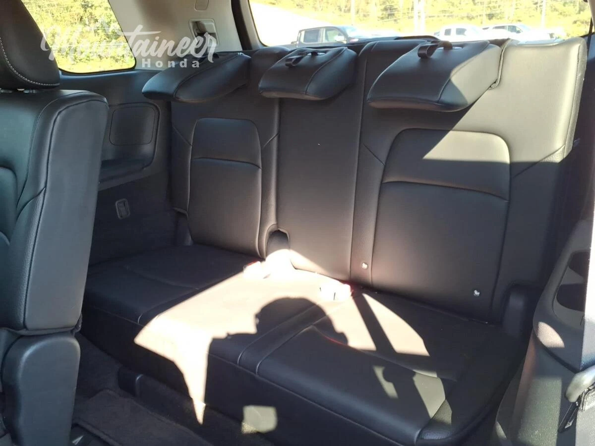 2025 Nissan Pathfinder SL - Photo 17