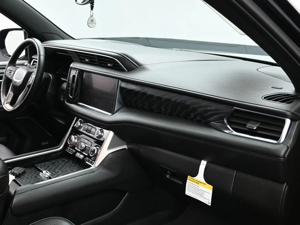2024 GMC Yukon Denali - Photo 29