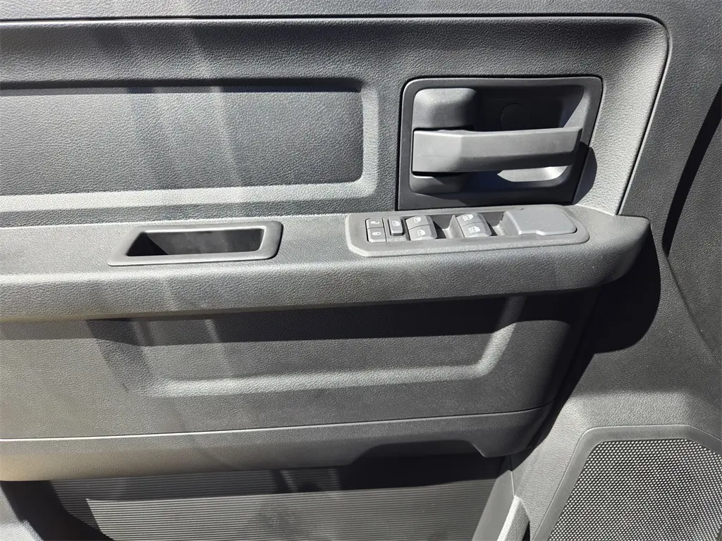 2026 Ram 2500 Tradesman photo 17