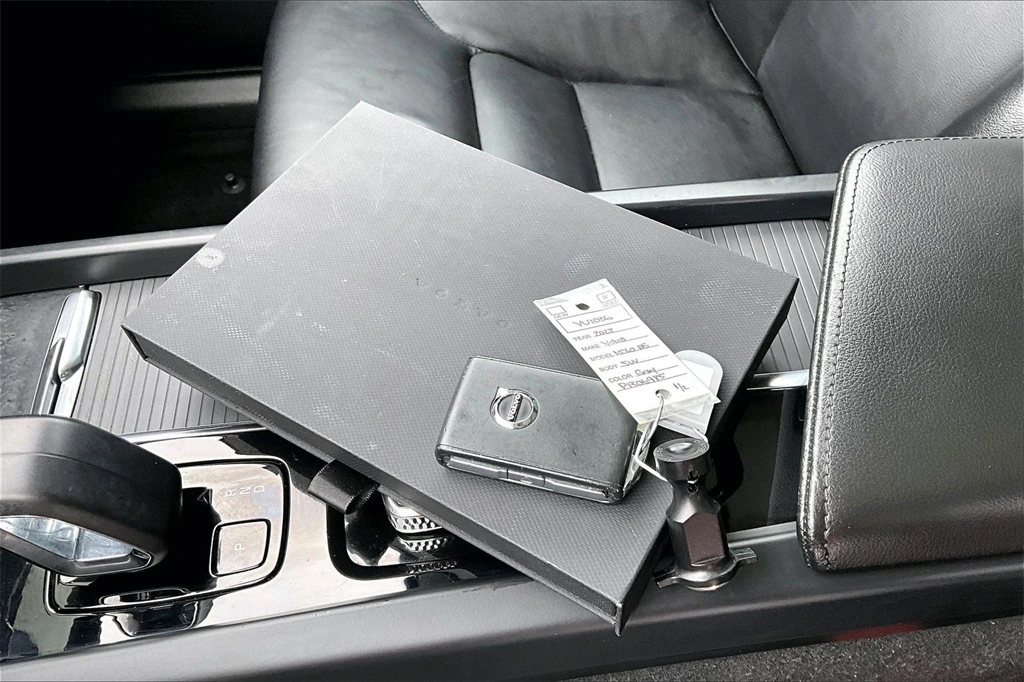 2023 Volvo - image 35