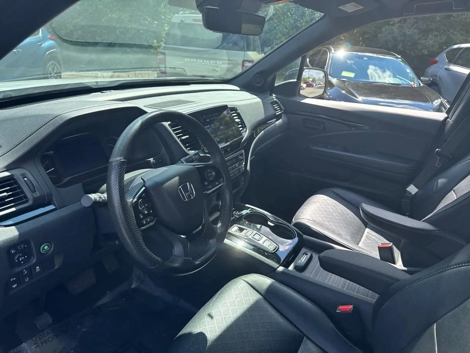 2023 Honda Passport Elite photo 11