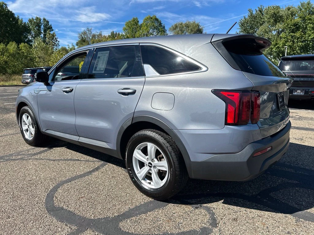 2022 Kia Sorento LX - Photo 7