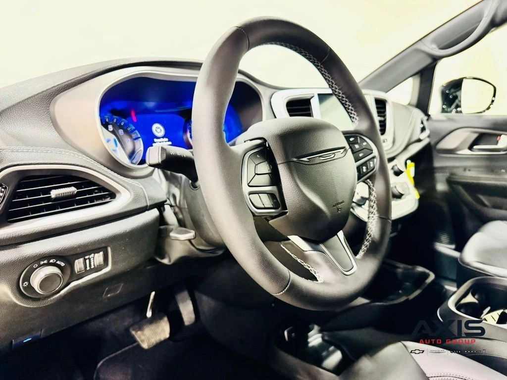 2027 Chrysler Pacifica Select - Photo 24