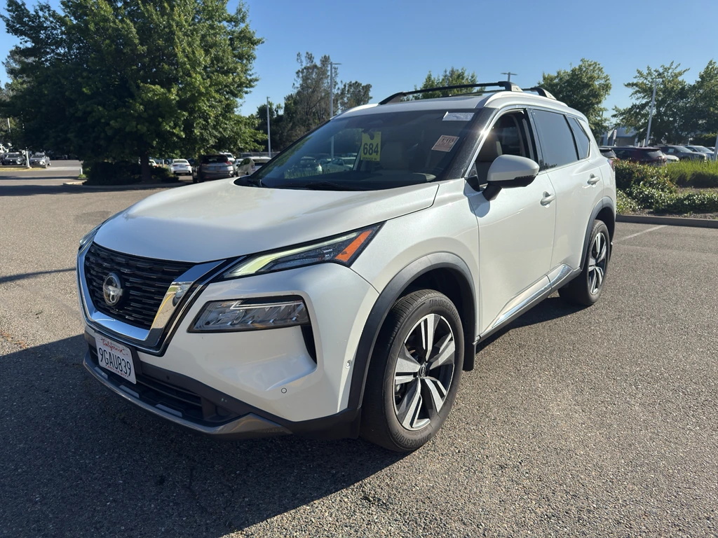 2023 Nissan Rogue SL FWD's photo