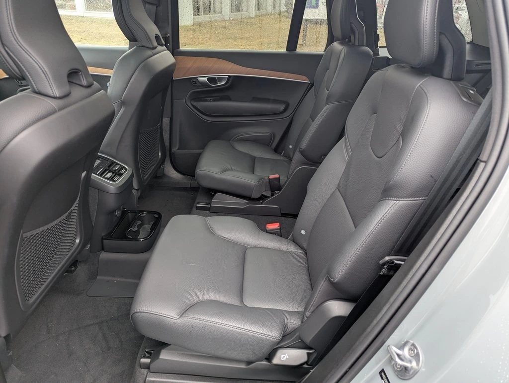 2024 Volvo - image 17