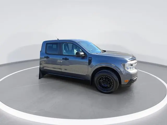 2022 Ford Maverick XLT photo 2