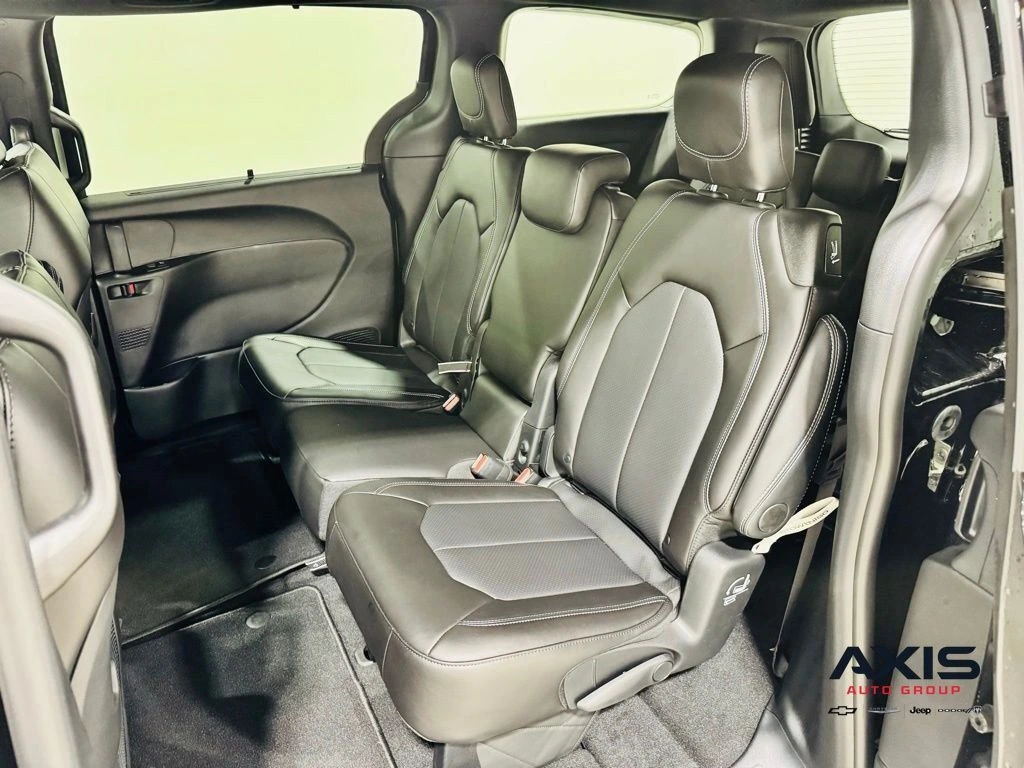 2027 Chrysler Pacifica Select - Photo 27