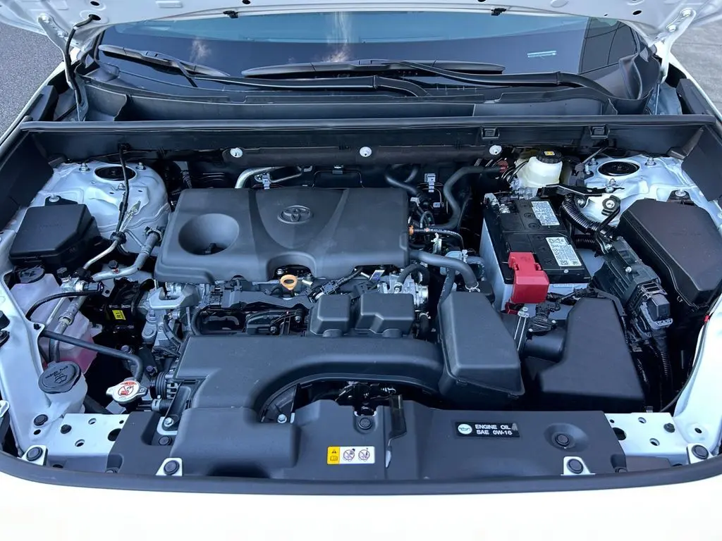 2025 Toyota RAV4 XLE photo 28