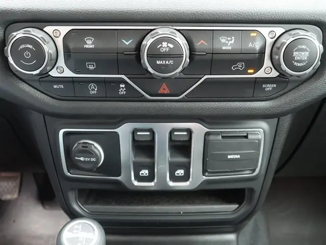 2025 Jeep Wrangler Sport photo 13