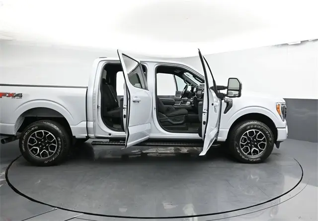 2021 Ford F-150 XLT FX4 photo 32