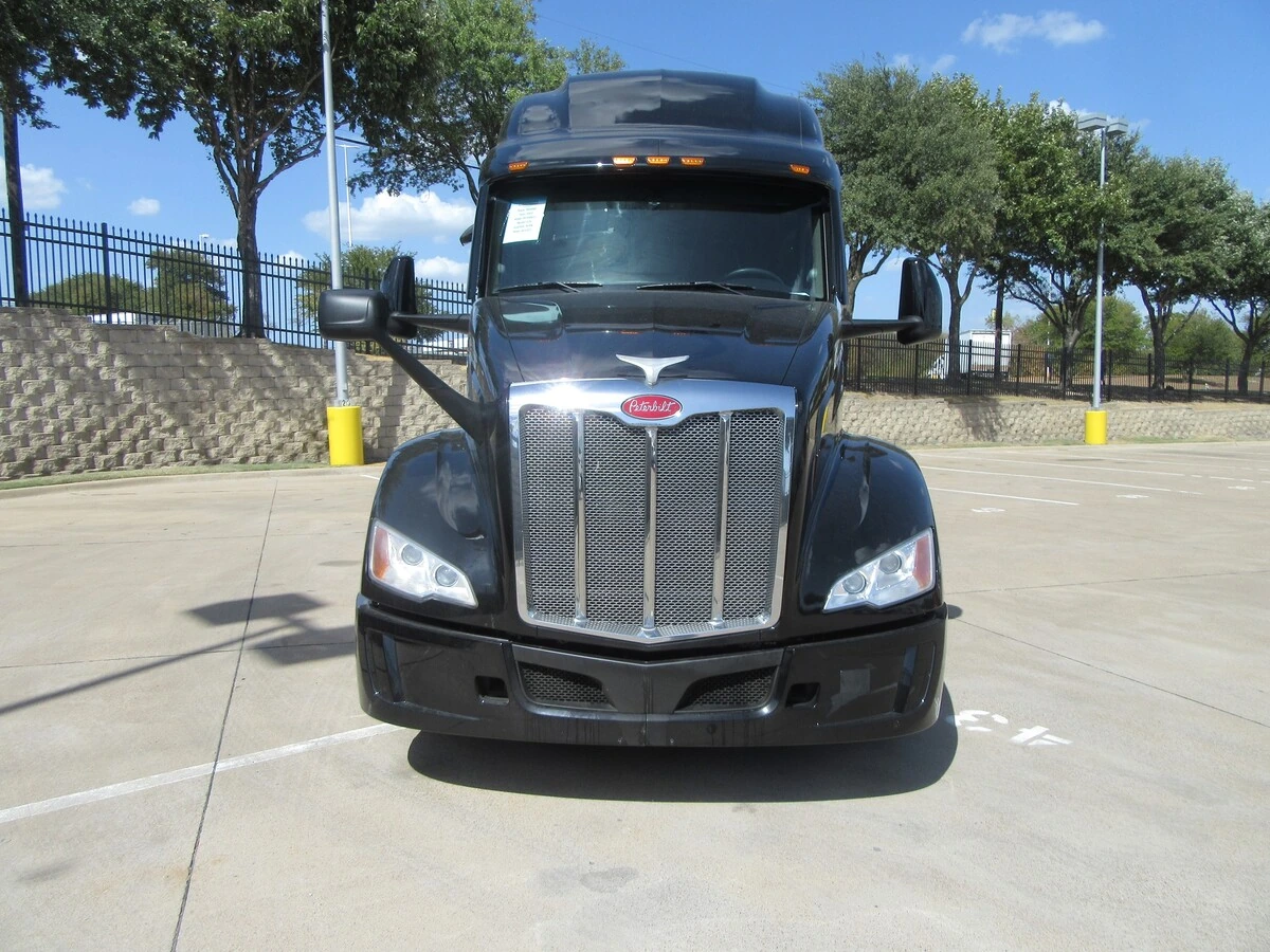 2023 Peterbilt 579 — photo 7