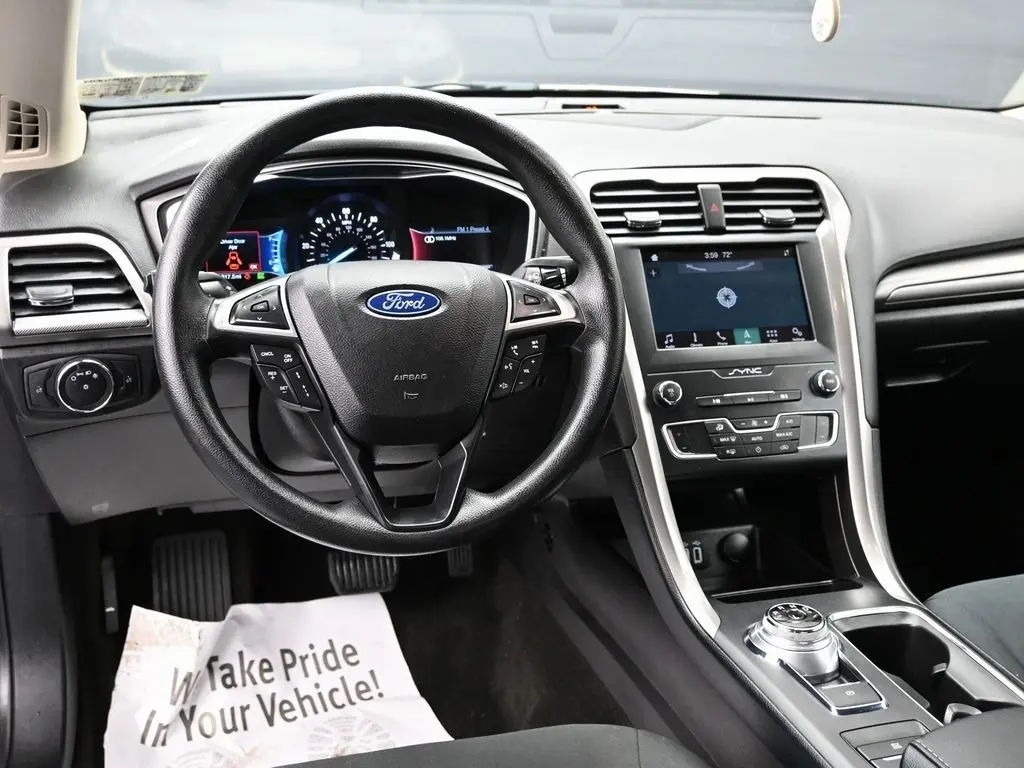 2019 Ford Fusion SE Hybrid photo 18