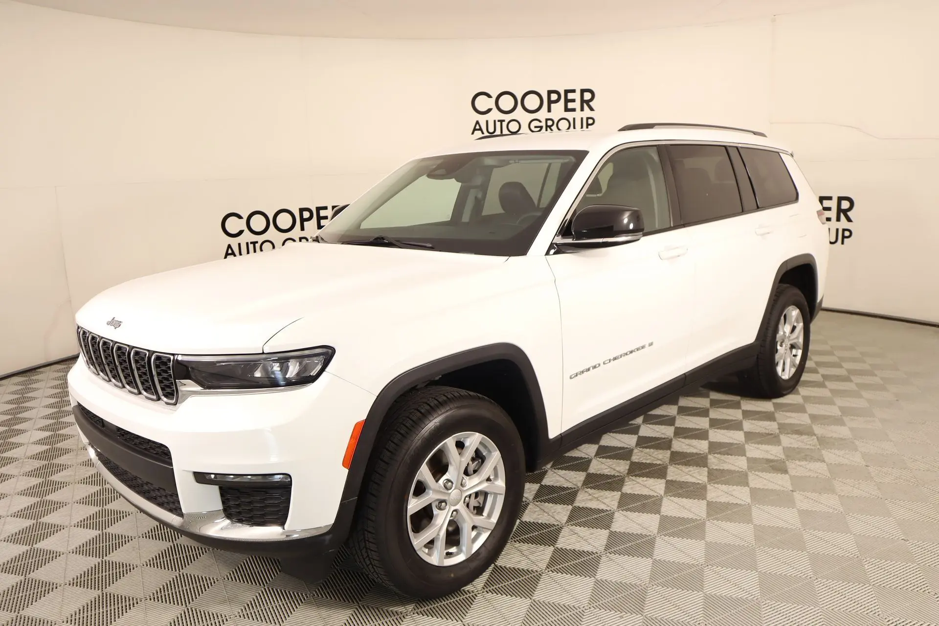 2023 Jeep Grand Cherokee Limited photo 9