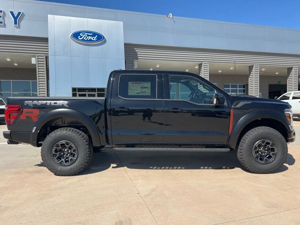 2025 Ford F-150 Raptor photo 3