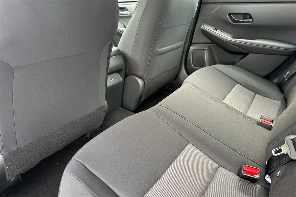 2025 Nissan Sentra SV photo 12