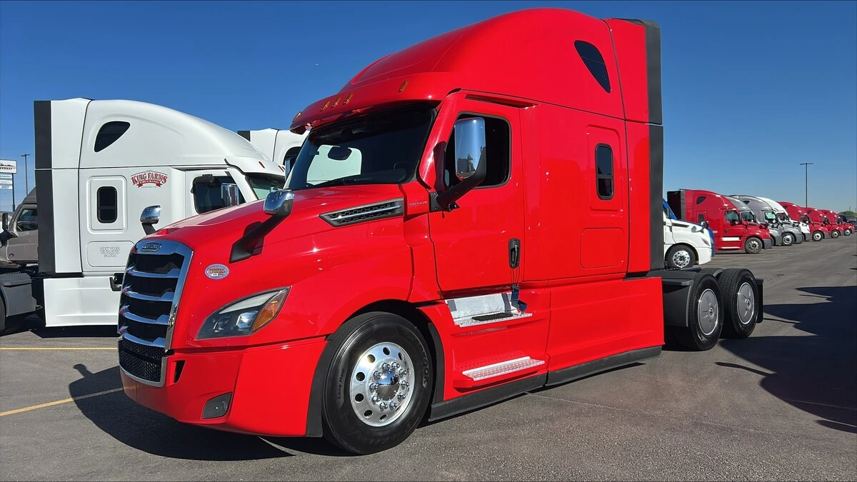 2025 Freightliner Cascadia