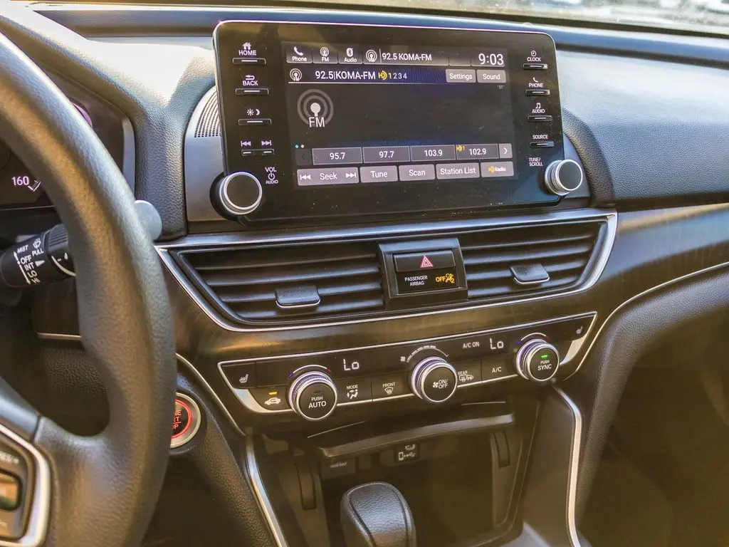 2019 Honda Accord EX photo 31