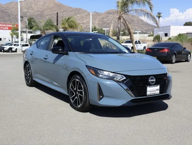 2025 Nissan Sentra SR's photo