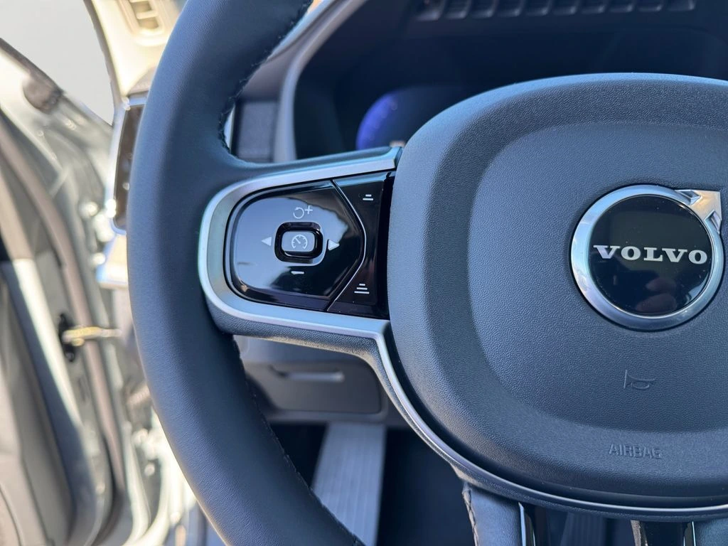 2026 Volvo - image 18