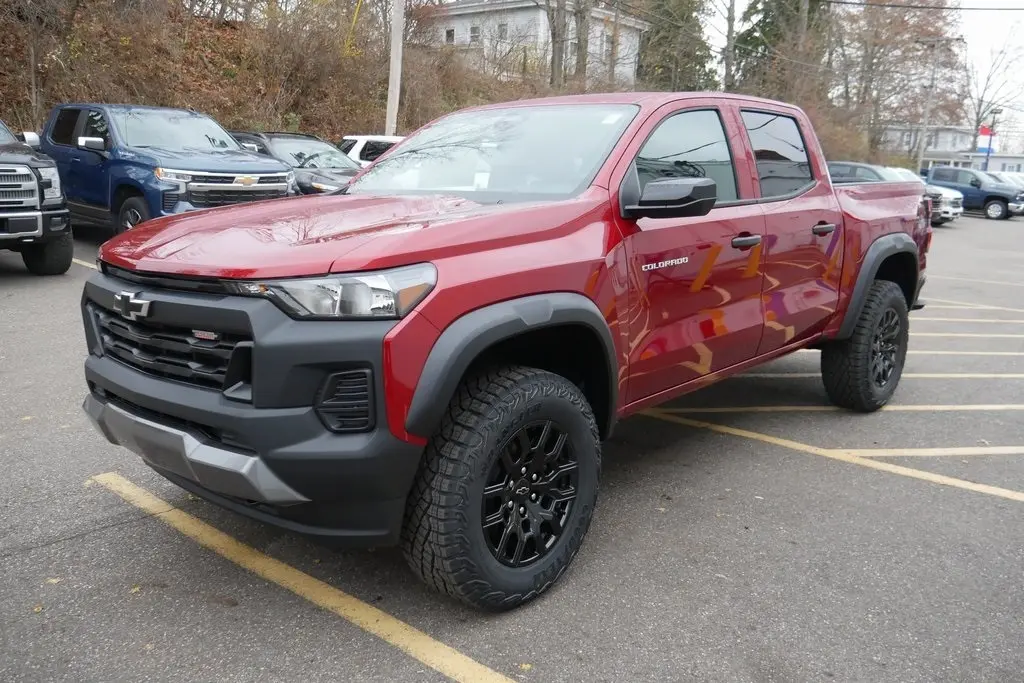 2026 Chevrolet Colorado Trail Boss photo 3